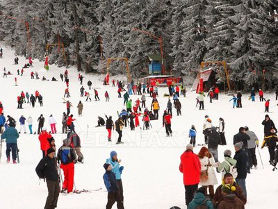 Românii se reorientează pentru Crăciun și Revelion către destinații interne, în stațiunile balneoclimaterice și montane