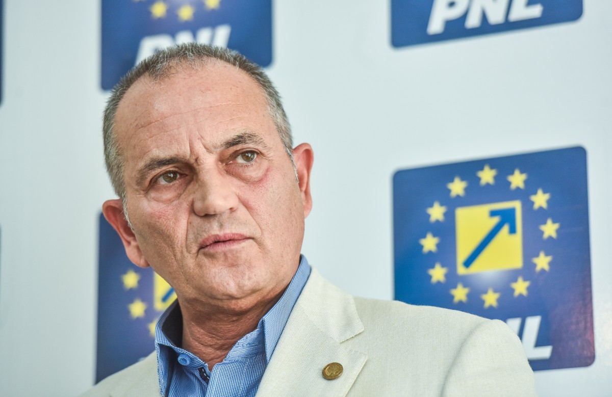 Neagu cere demisia ministrului Teodorovici. ”Slujește cu mult devotament cuplului de penali Vâlcov - Dragnea!”