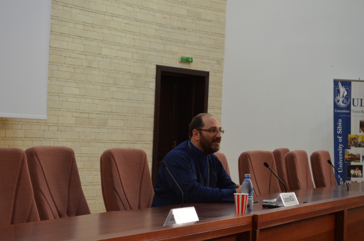 Părintele Constantin Necula în faţa viitorilor studenţi: ,,să rămâneţi oameni, dar cu idealuri”