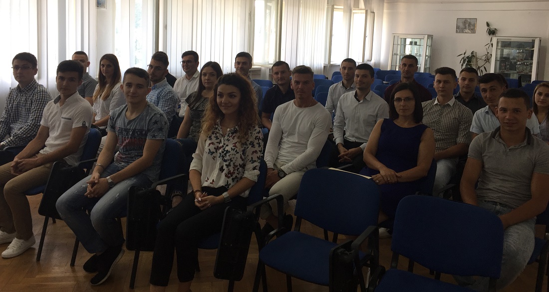 22 de tineri încep cele șase luni de probă pentru a deveni polițiști sibieni. La țară