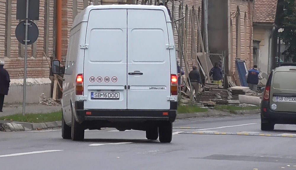 Efectul limitatoarelor de viteză asupra șoferilor sibieni: vals! | Video