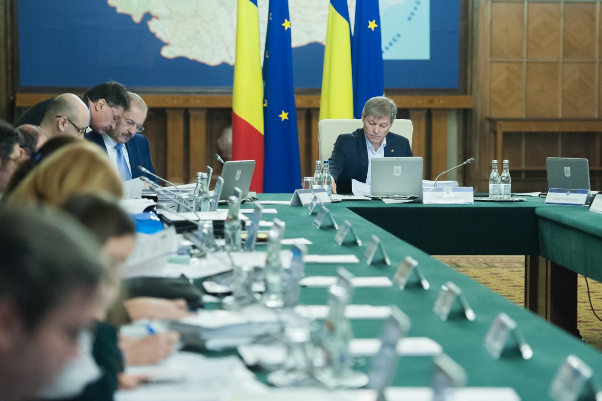 Amânarea tăierii taxelor. Cioloș: PSD să își respecte promisiunile și programul de guvernare