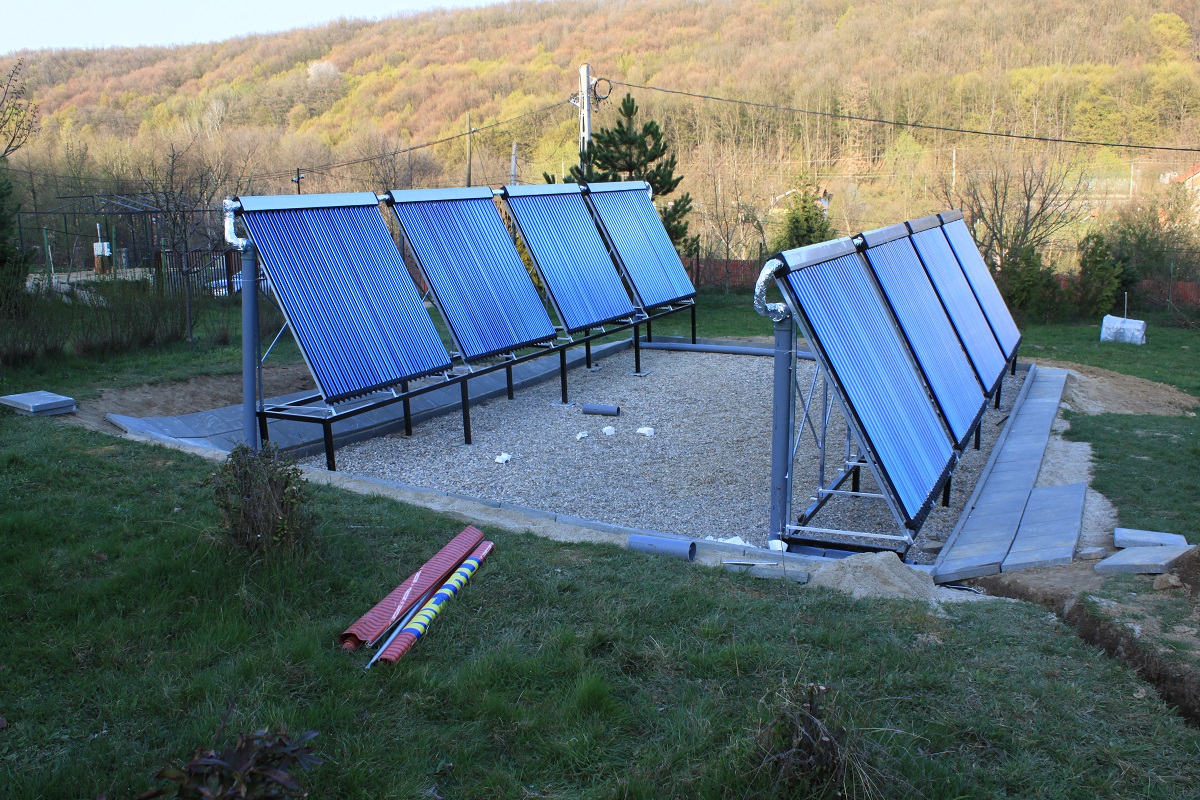 Cei care au panouri fotovoltaice vor putea vinde energie şi către vecini