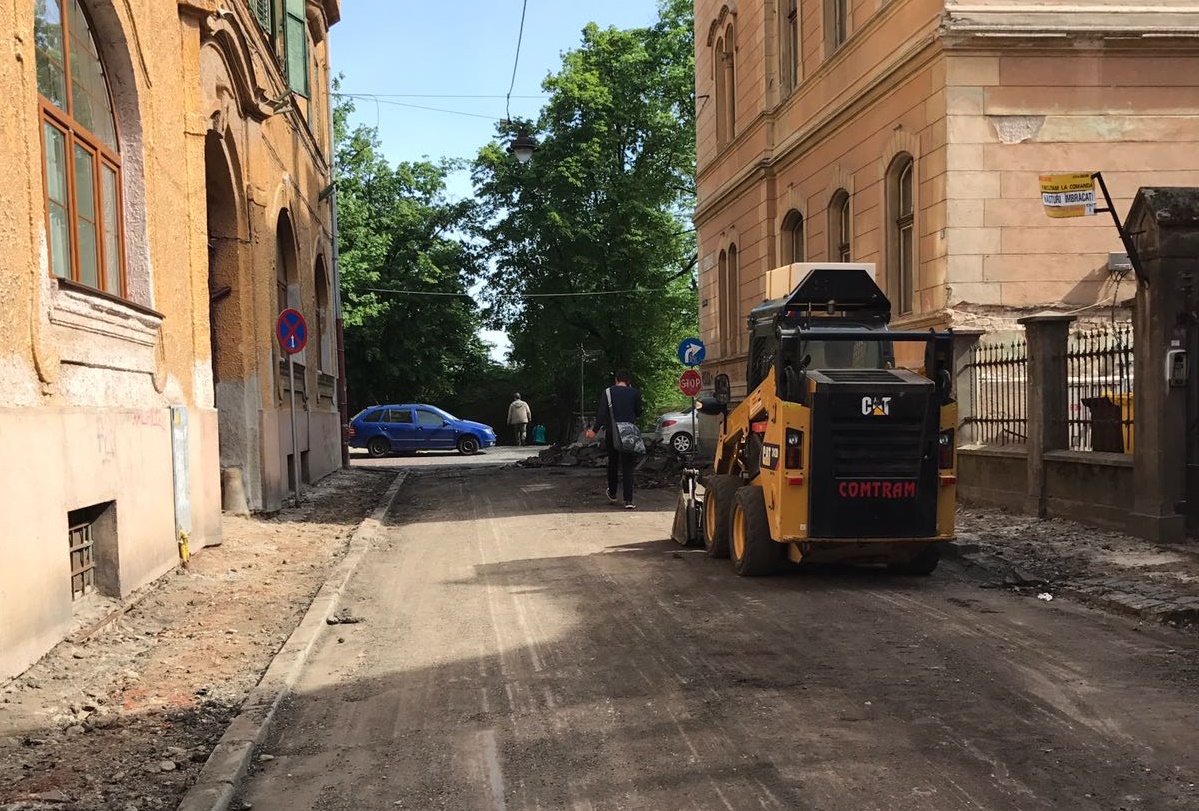 100 de metri dintr-o stradă din centrul Sibiului, restricționați traficului pentru reparații