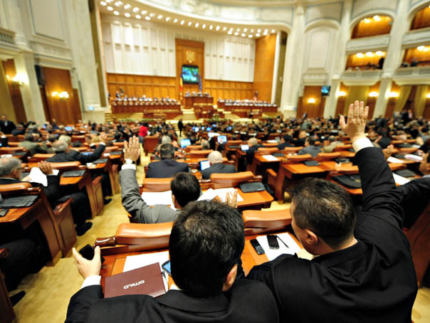 Deputaţii se plâng că nu au aer condiţionat: 