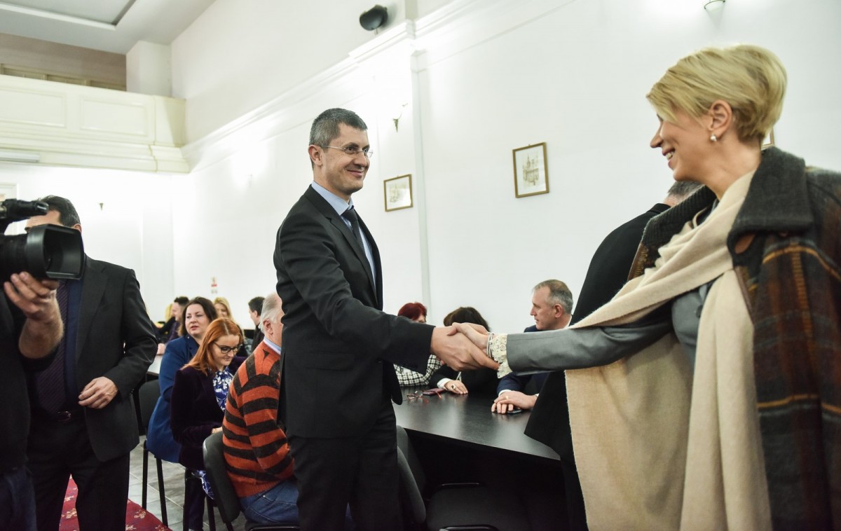 Opoziția critică Guvernul Tudose. ”Un om cu probleme de moralitate, credibilitate și competență”