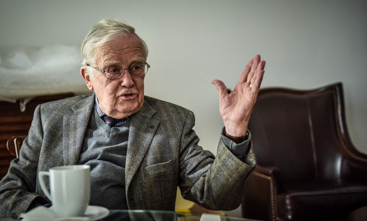 Un mentor răbdător. La despărțirea de prietenul nostru, prof. univ. dr. Paul Philippi