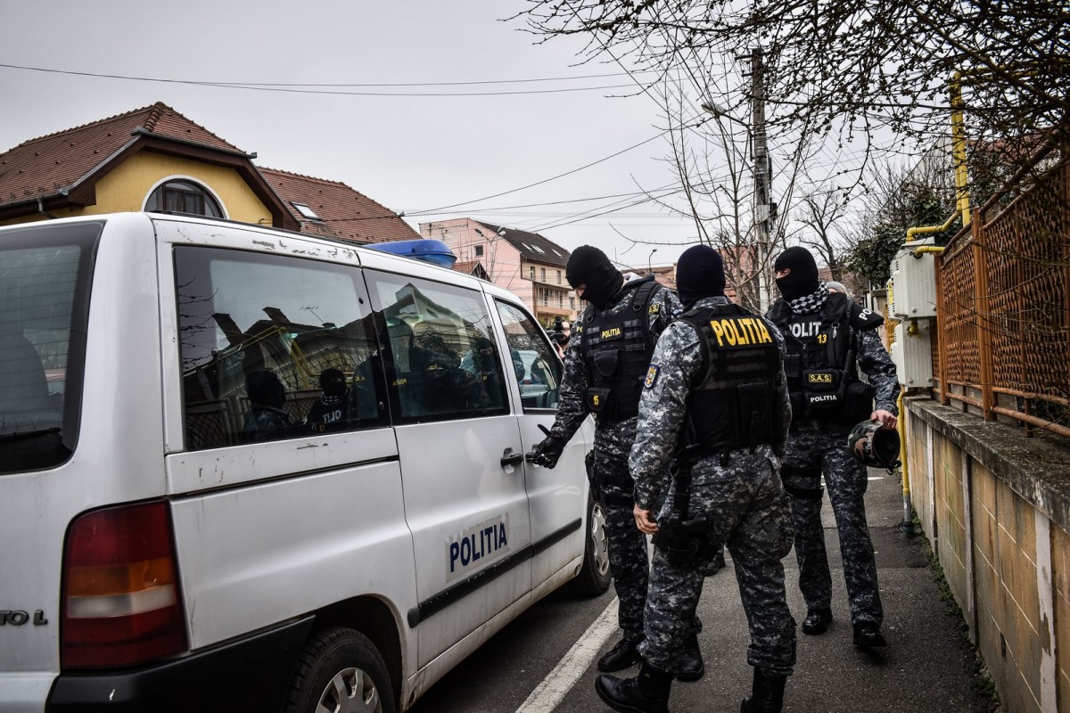 Percheziții la clubul Prestige, plus alte opt locații din Sibiu. Spălare de bani şi evaziune fiscală din jocuri de noroc