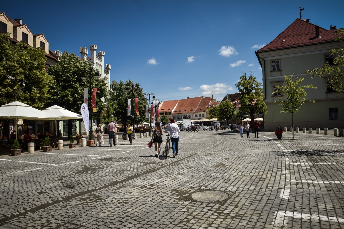 Parcarea din Piața Mică se închide parțial sâmbătă, pentru Sibiu Music Fest