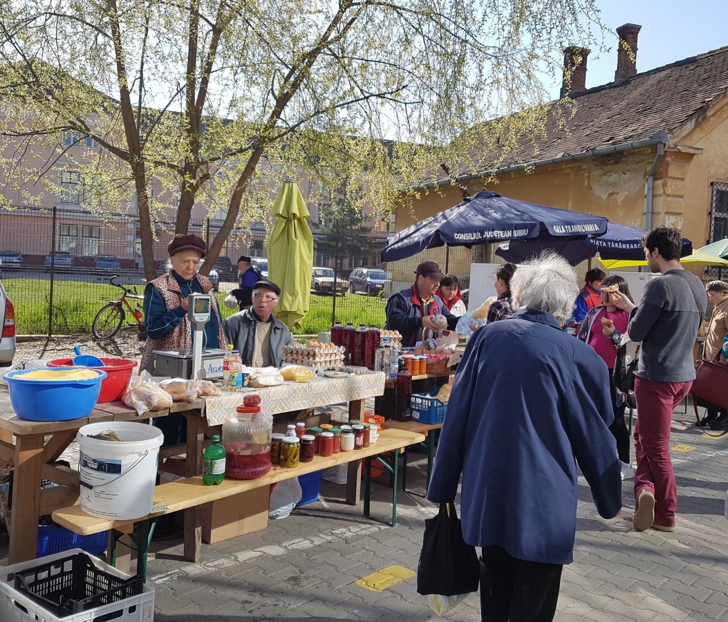 Piața de la Sala Transilvania își modifică programul de sărbătorile pascale