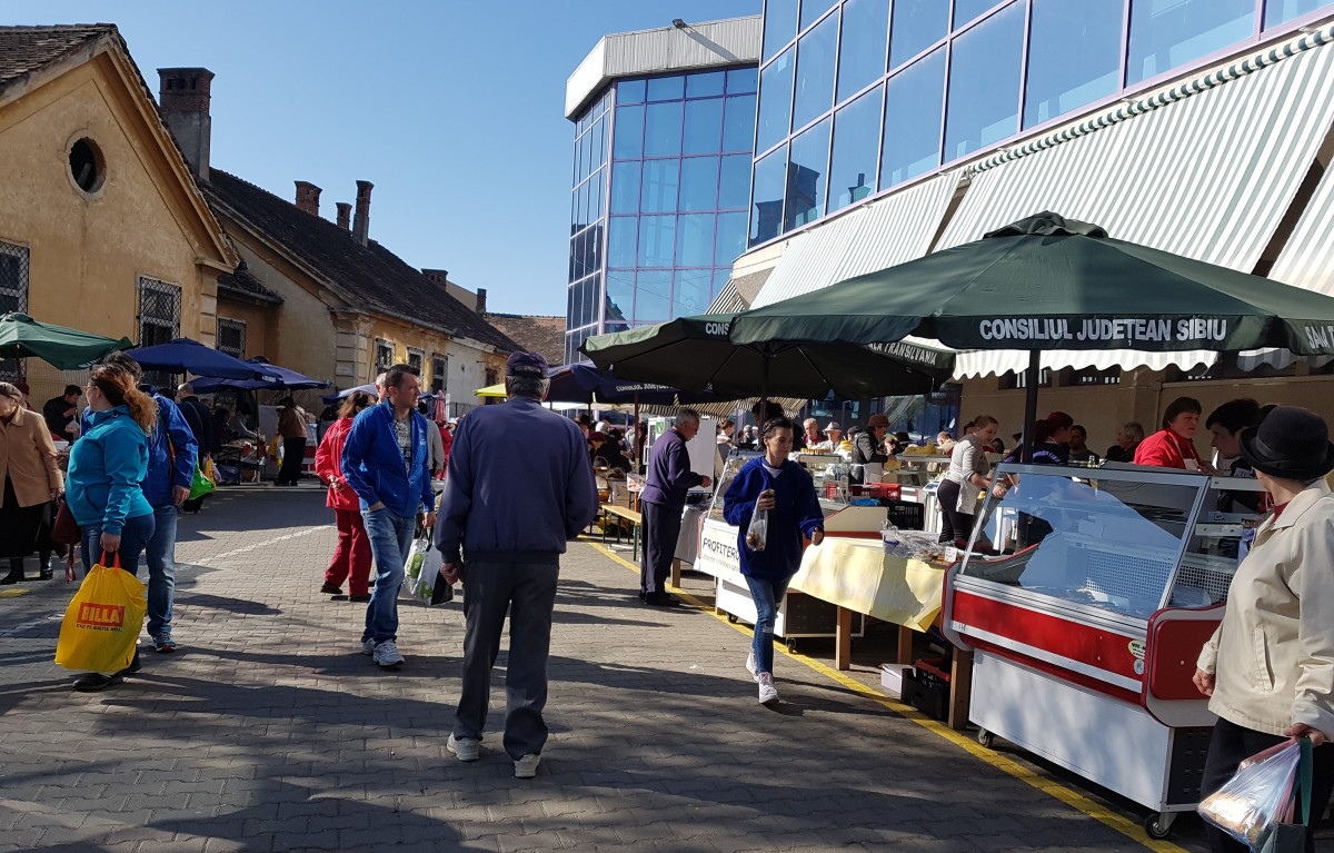 Începe „dosariada“ pentru un loc în piața țărănească de la Sala Transilvania