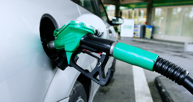 Comisia Buget-Finanţe din Senat a respins majorarea accizelor la carburanţi