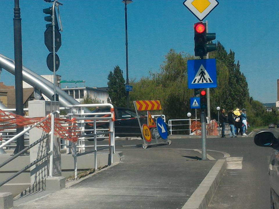 Trafic îngreunat la Piaţa Cibin. Se lucrează la podul nou