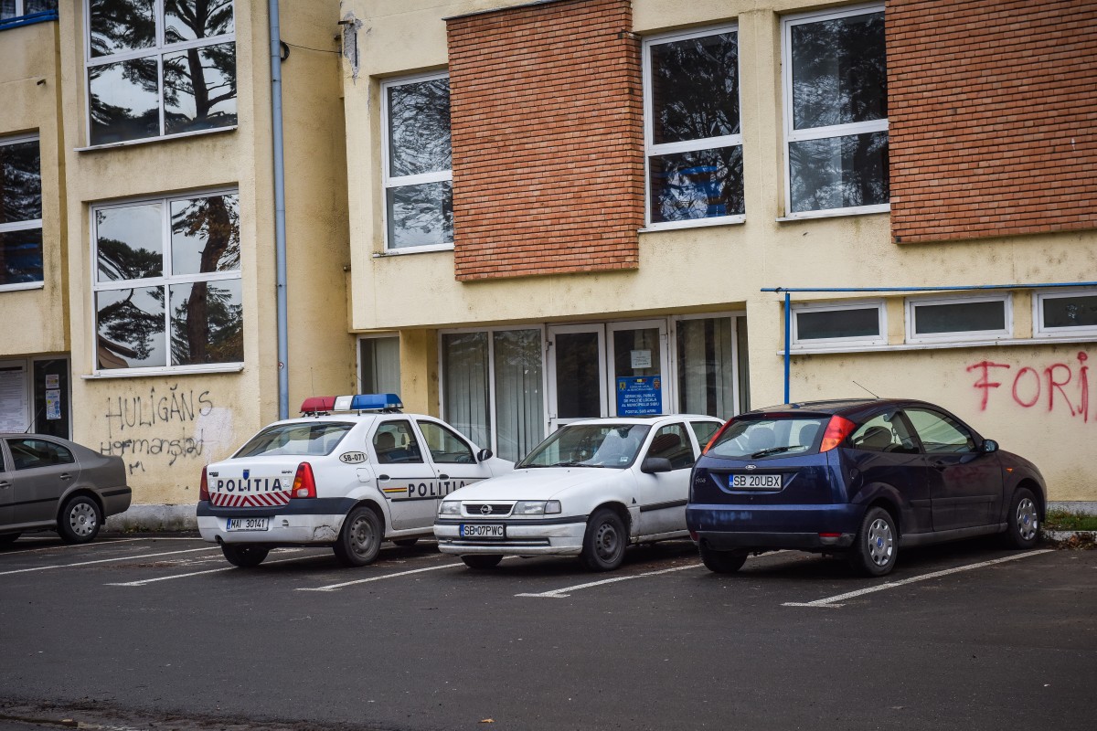 Două persoane, reținute pentru furt: un bărbat la Sibiu și o femeie la Mediaș
