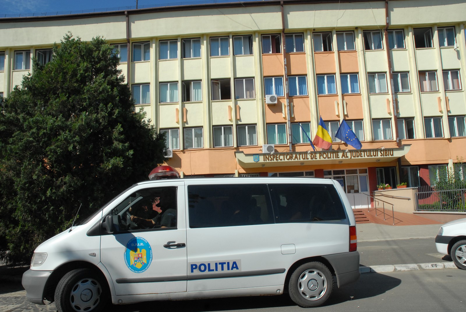 Sibiancă reținută după ce a spart un cazino și un magazin de parfumerie în Germania