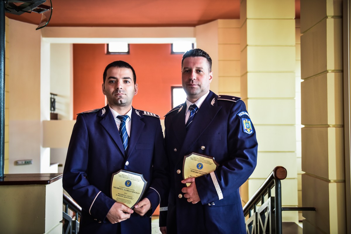 Interviu cu polițiștii anului în Sibiu: Cea mai mare satisfacție e când prinzi hoții, nu când intră salariul