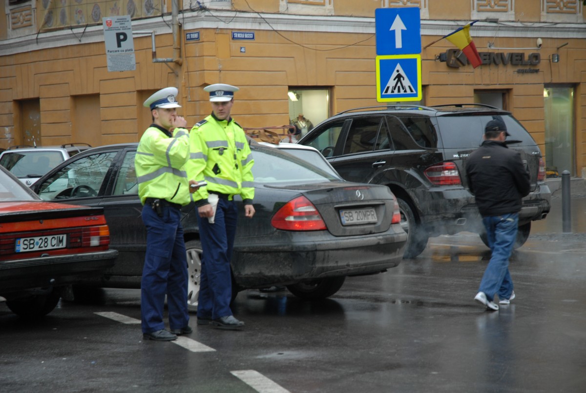 S-au scumpit amenzile pentru parcare