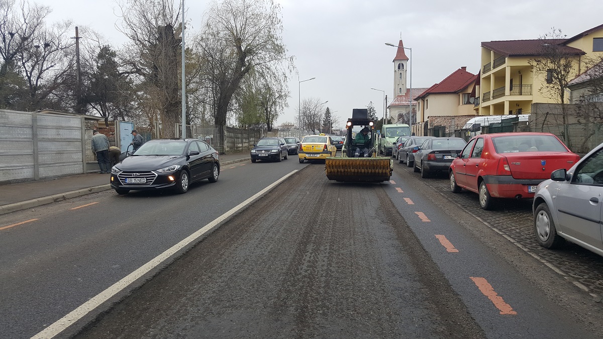 Calea Poplăcii, reparată în ultimele zile de garanție