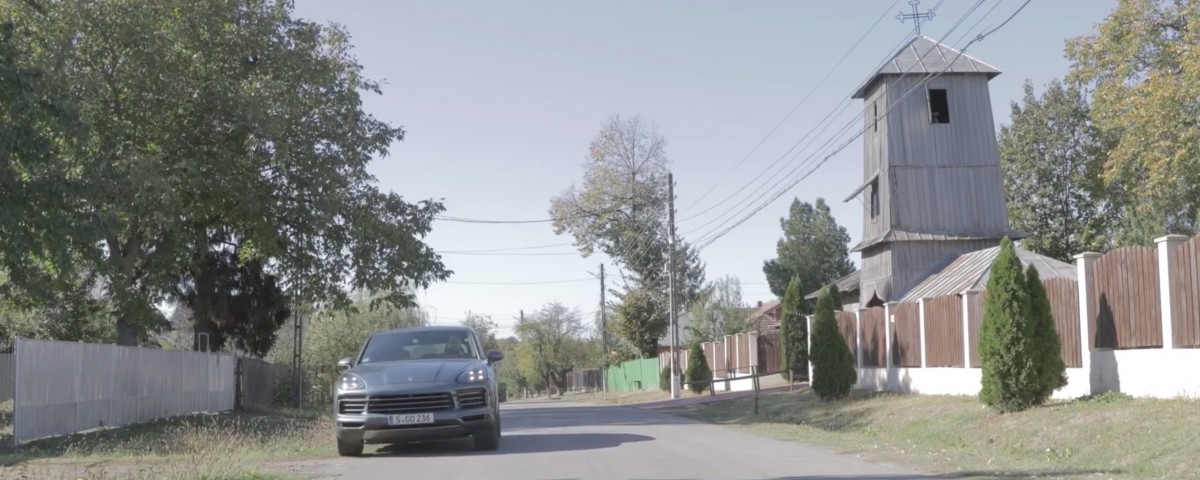 Filmul noului Porsche Cayenne a fost prezentat. Poveste din Transilvania