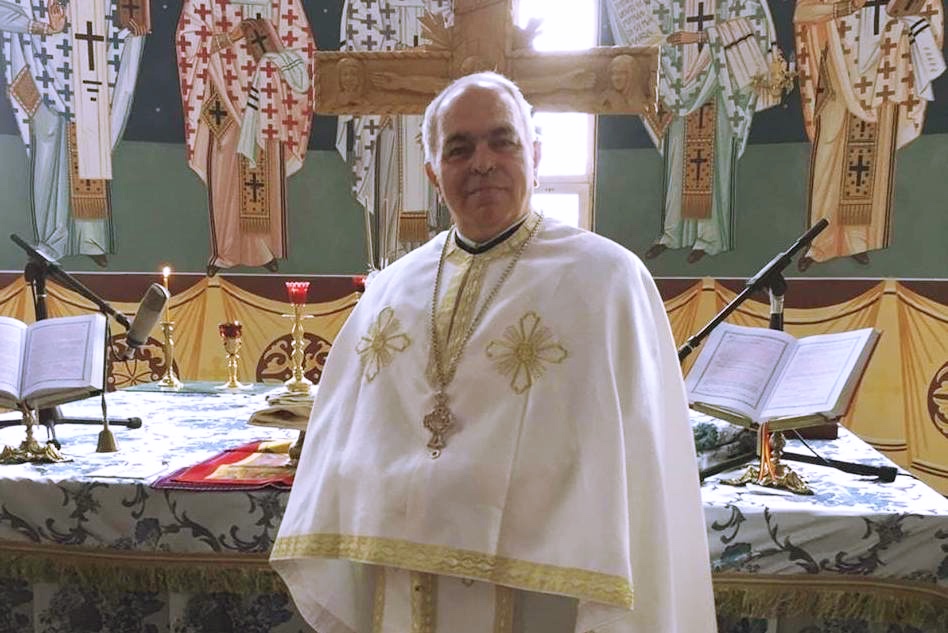 VIDEO Contre pe Facebook cu preotul venit de Bobotează: “am stropit cu Aghiasmă, peste tot. Nu am primit niciun ban“