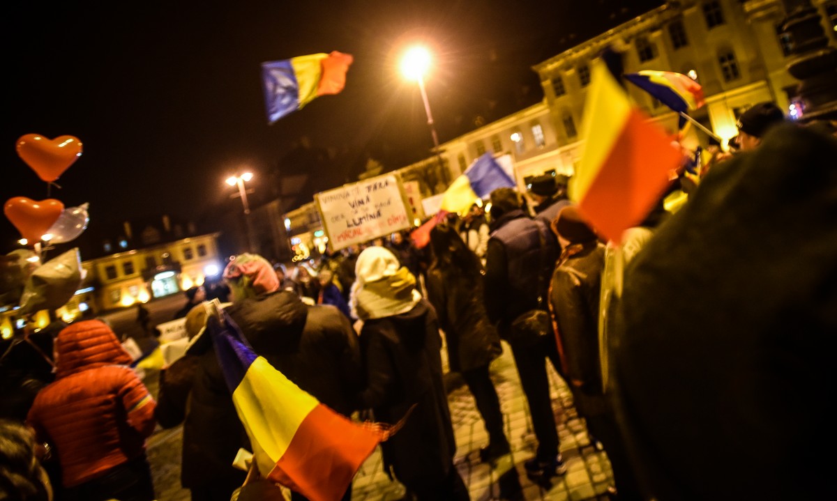 Un nou protest #rezist, duminică, în Piața Mare