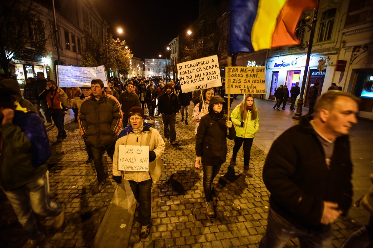 80 de sibieni, în a doua zi de proteste #rezist Foto Video