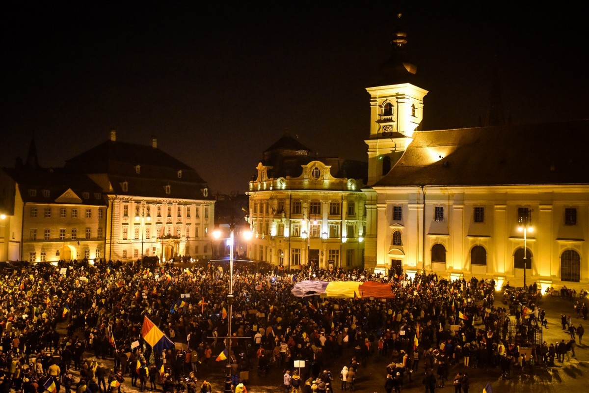 New York Times: Când creşti în România eşti înconjurat de corupţie. Când devii adult percepi corupţia ca pe o parte a societăţii