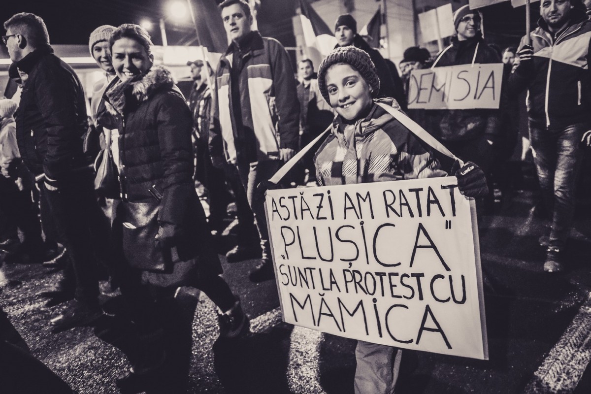 Copiii Noii Revoluții. De ce ies părinții cu cei mici în stradă
