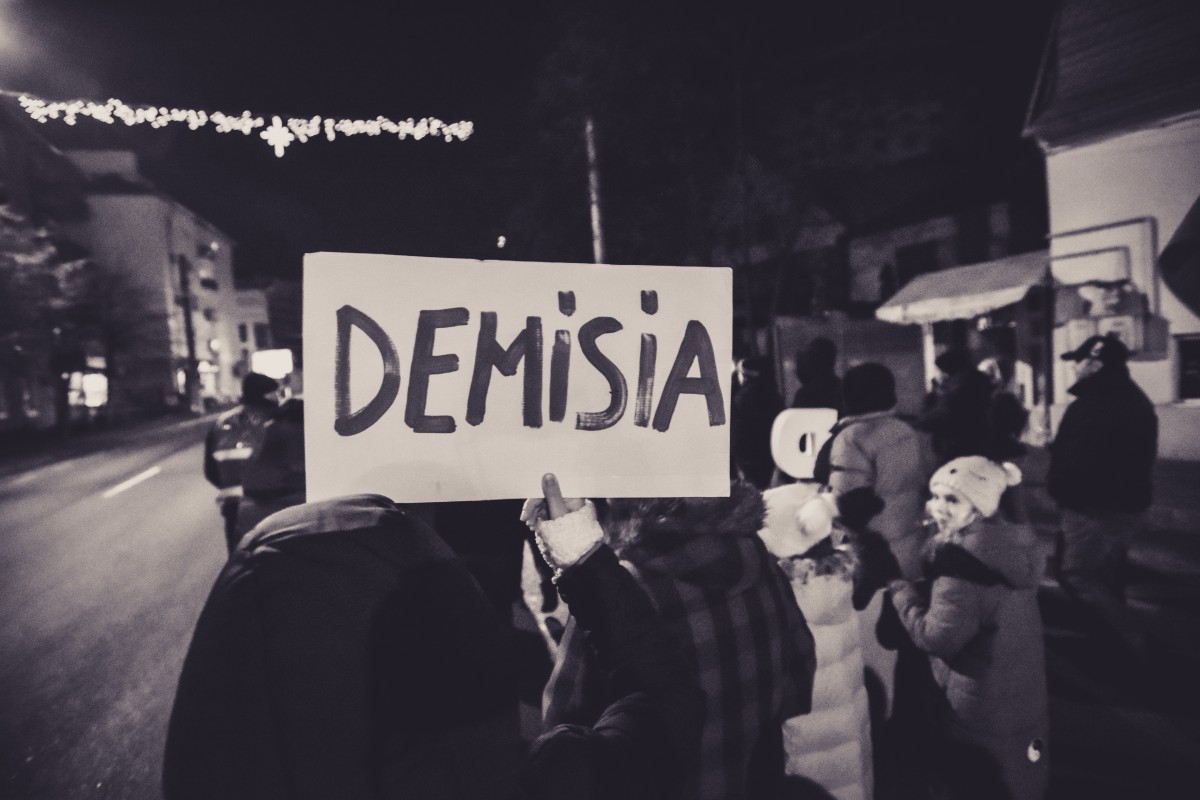 În ziua protestului PSD de la București, sibienii sunt chemați la un marș “cu miros de mici“