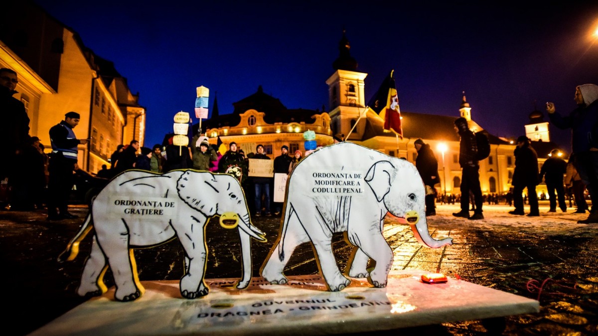 Sibienii vor protesta din nou împotriva grațierii. Se vor alătura alte 20 de orașe