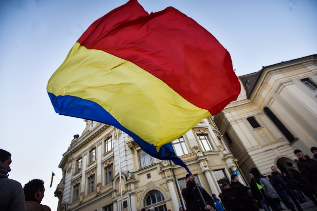 2010. Angajații primăriei protestează împotriva Guvernului