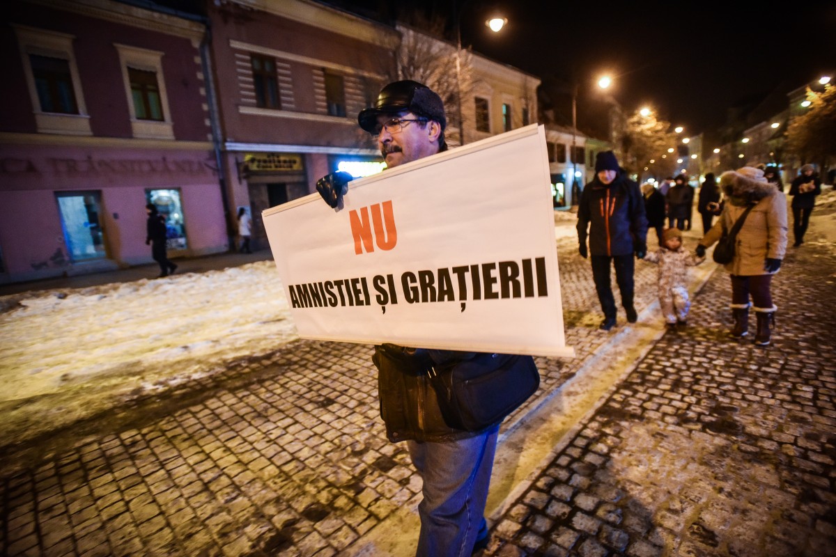 Protest naţional anti-graţiere, duminică. Şi în Piaţa Mare