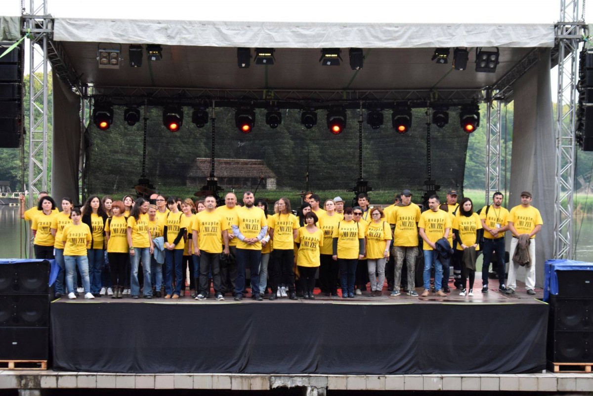 Noapte în muzee în Anul Centenarului, protest la scenă deschisă în Muzeul Astra. ”Noi nu cerem nimic. Noi merităm!”