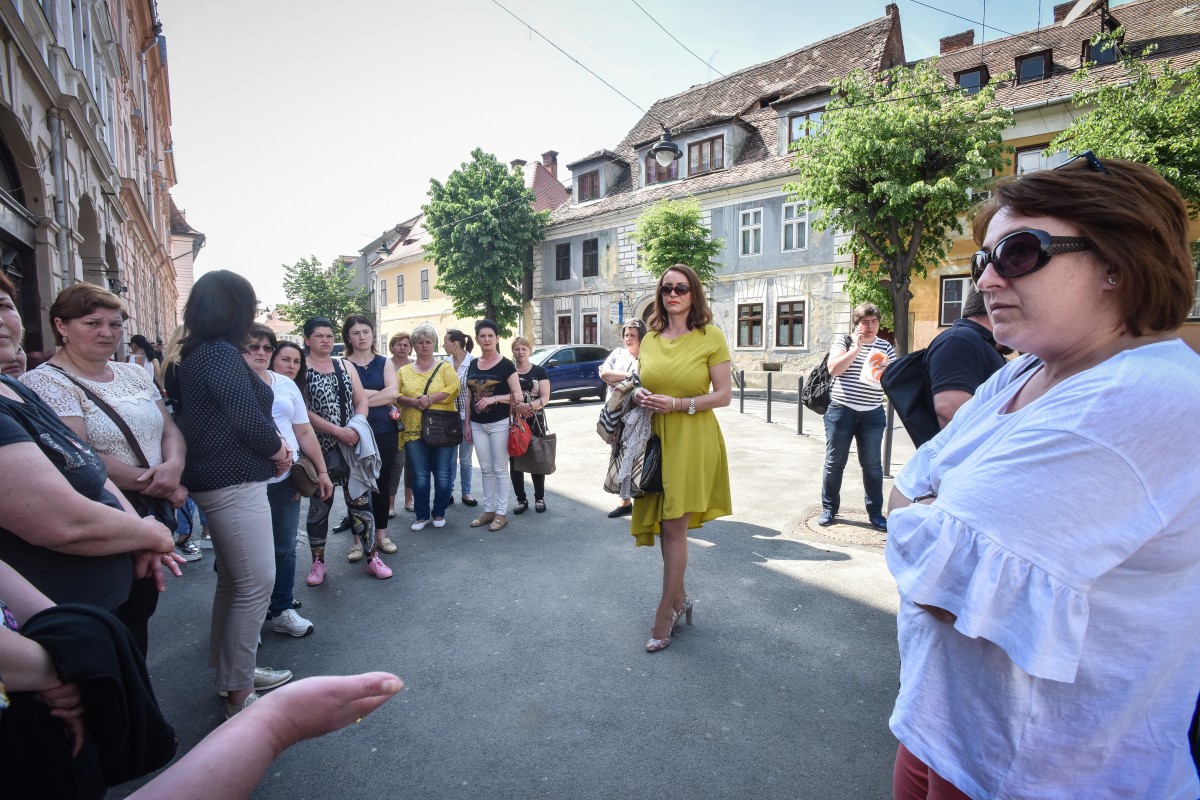 VIDEO - Protest în fața CJ. ”Copiii noștri nu mănâncă peste 5 ani, mănâncă acum”