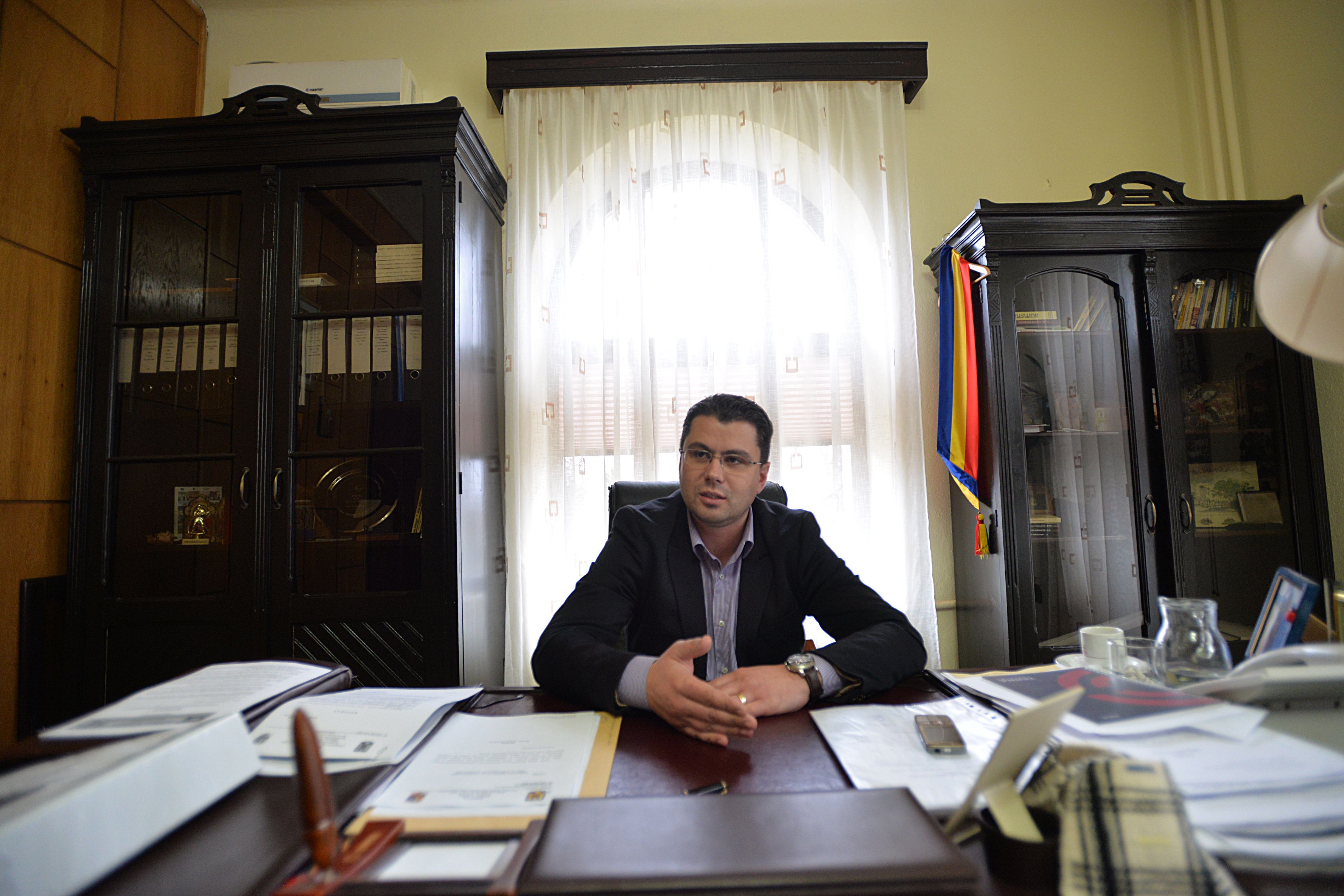 Parlamentarii vor pensii mai mari pentru primari. Primarii zic ”pas”. ”De ce numai noi?”