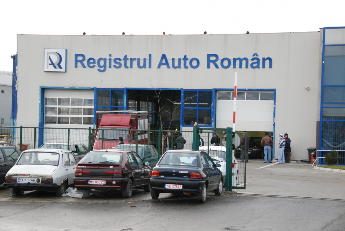 Service auto închis de inspectorii RAR, la Sibiu. Amenzi de 8000 de lei