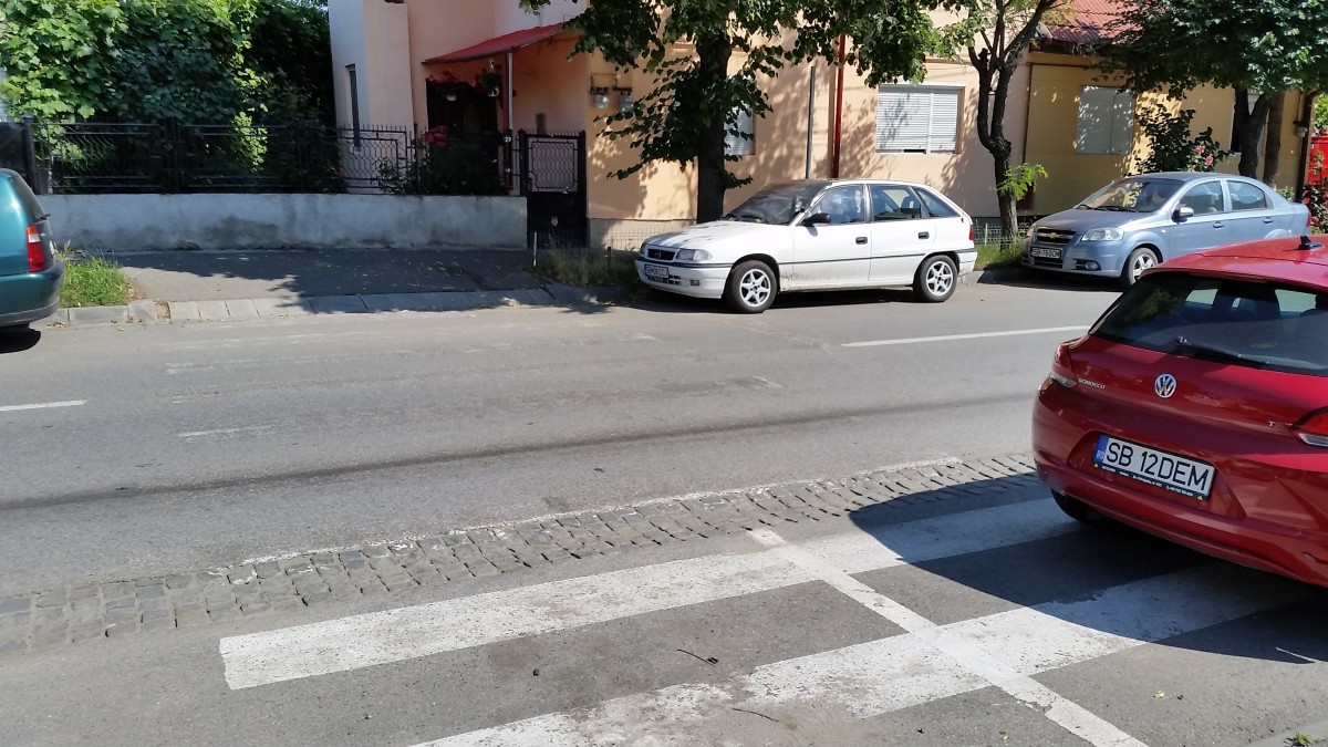 În Sibiu riști chiar și când traversezi strada legal. Din cauza autorităților