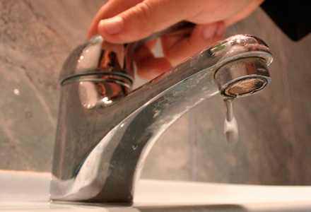 ACTUALIZARE Avarie majoră la rețeaua de apă. Furnizarea a fost reluată în parametri normali
