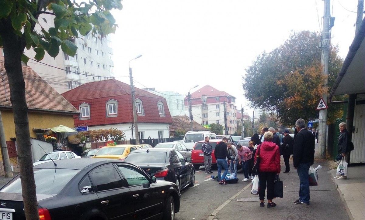 Minor lovit pe strada Semaforului. Traversa neregulamentar