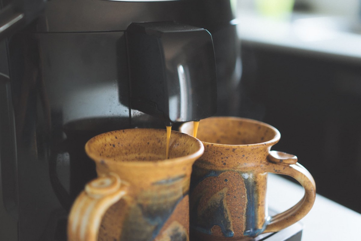 Epopeea unui espressor. 55 de zile de amânări pentru un sibian care a returnat un produs stricat