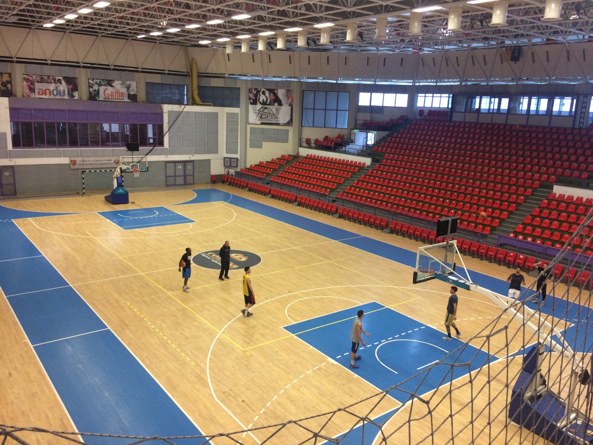 Sala Transilvania va fi dotată cu două ecrane suspendate de acoperiș