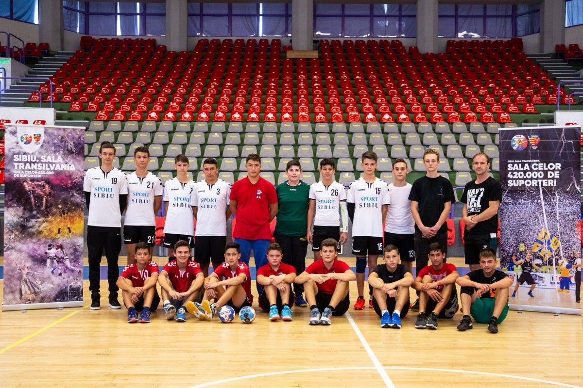 Juniorii handbalului sibian joacă gratuit în Sala Transilvania