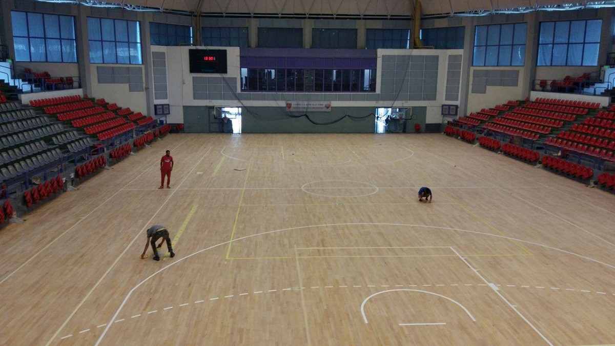 FOTO | Sala “Transilvania” are parchet nou, după opt ani. Investiția ajunge la 350.000 lei