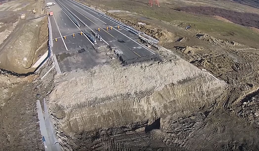 VIDEO – Imagini aeriene cu dezolarea de pe autostrada Săliște-Cunța