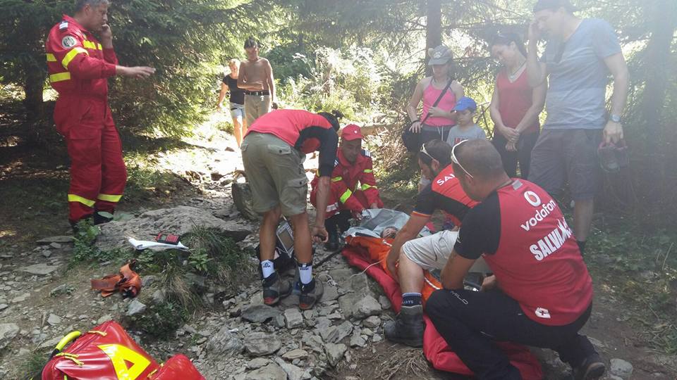 Actualizare foto video. O fetiță de nouă ani din Israel a căzut de pe traseul Bâlea Cascadă - Bâlea Lac, chiar pe firul cascadei