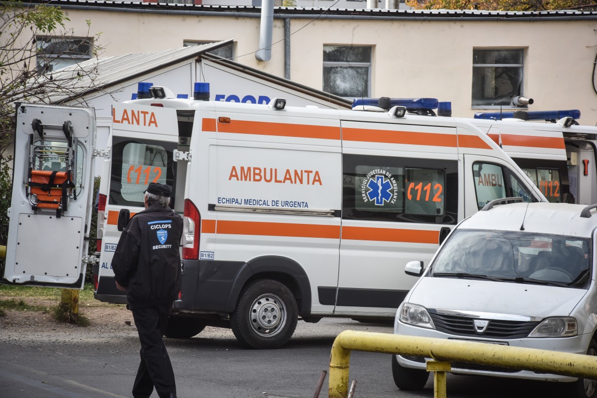 Sibian căzut în mijlocul străzii. Salvatorii nu l-au mai putut resuscita