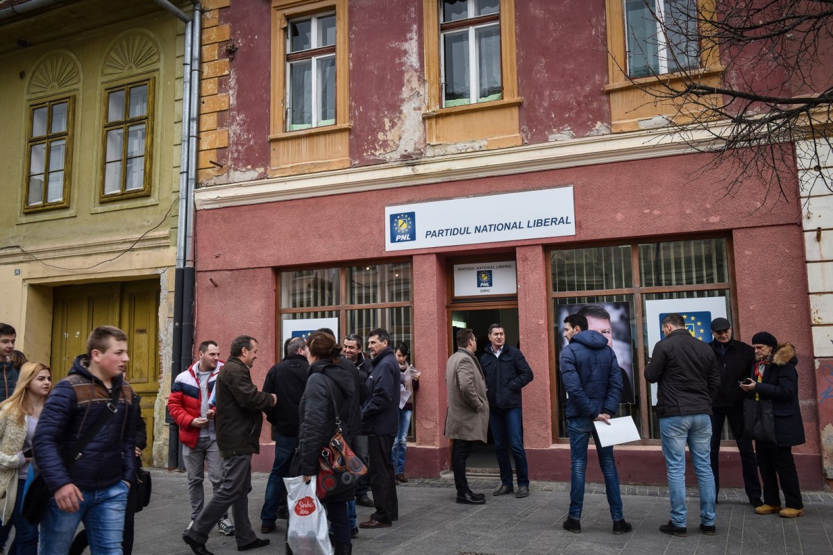 Liberalii fac miting în această seară. Vor să-l dea jos pe Tudose