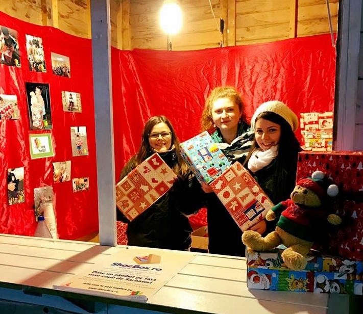 Cadoul ShoeBox: sibienii pot face un copil să zâmbească
