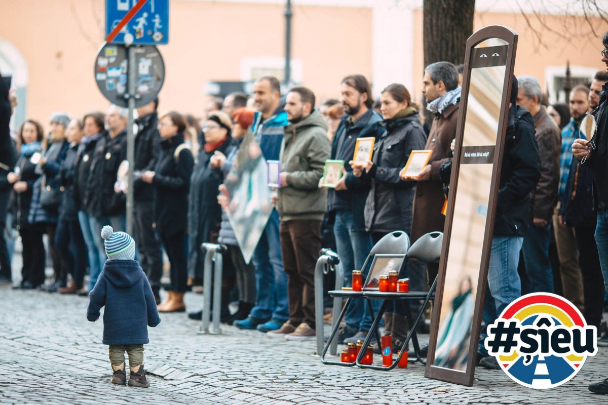 #șîeu Primii sibieni care protestează pentru autostrăzi: “la Sibiu, ne putem numi experți în această formă de protest“