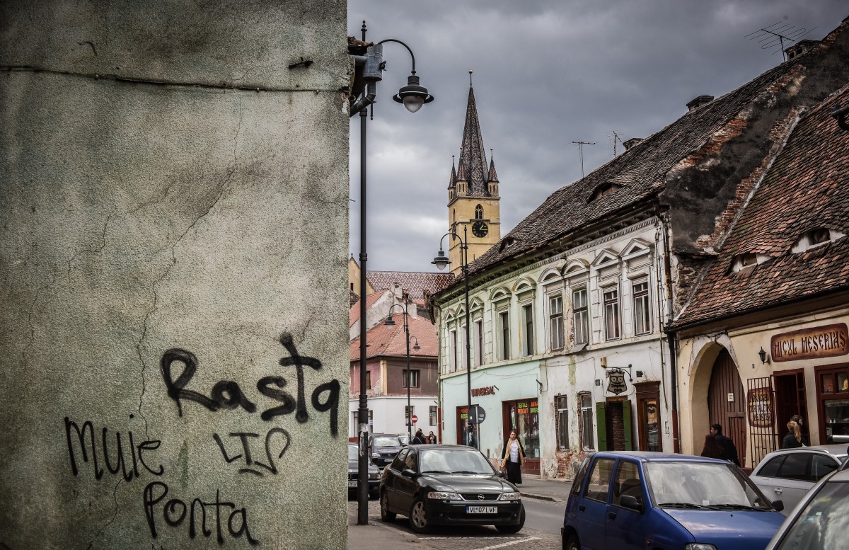 Primăria caută firmă care să șteargă graffiti-urile din oraș
